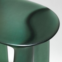 <a href="https://www.galeriegosserez.com/artistes/cober-lukas.html">Lukas Cober</a> - New Wave - Tabouret (Vert Volan)